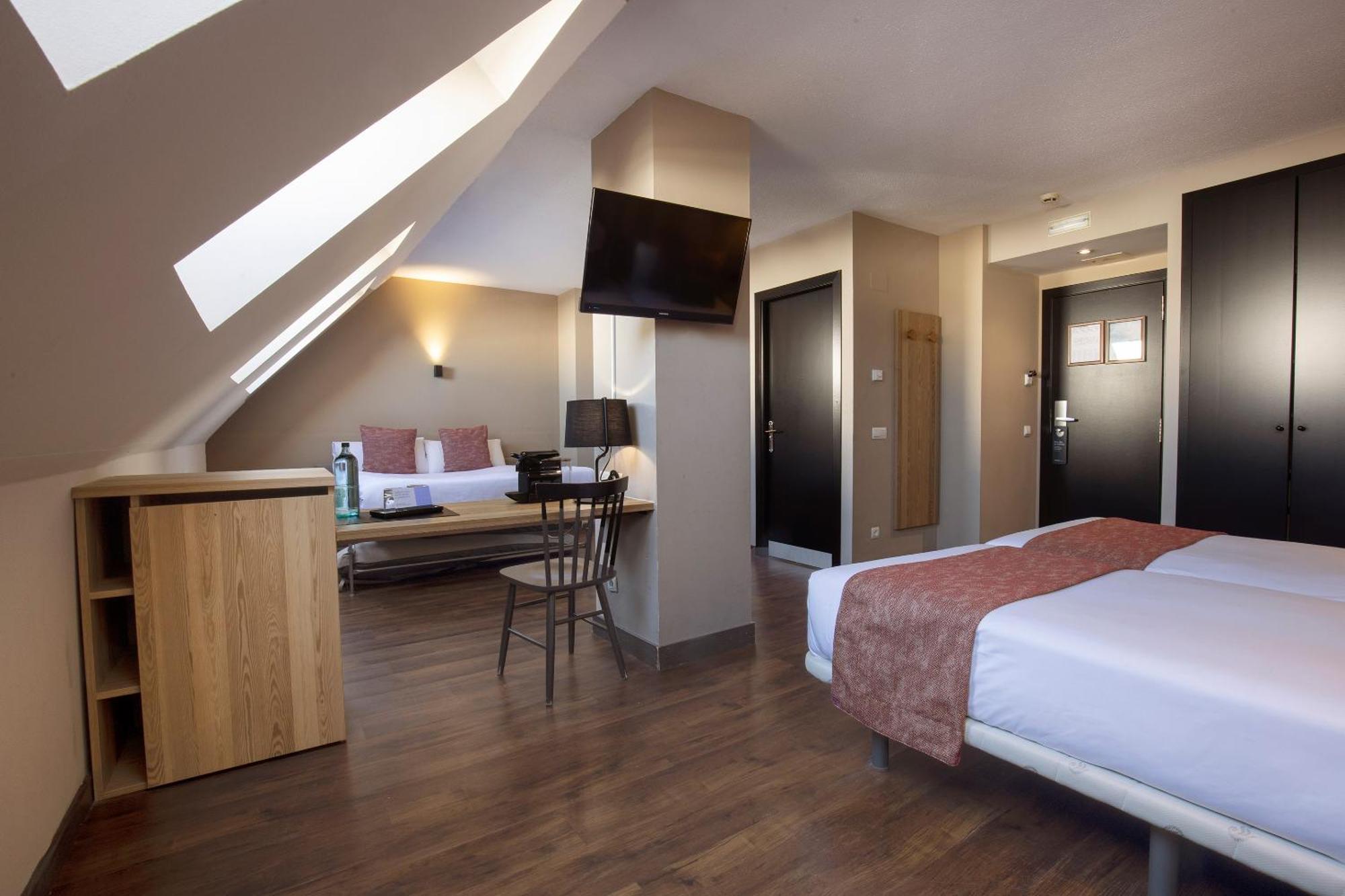 Quadruple Room,1588040828:JPEG